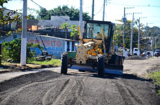 Novo asfalto ecologicamente correto é utilizado em obras de recapeamento no bairro Pegorelli