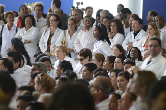 Estima-se que, dos 8 mil profissionais que vieram ao Brasil no programa, cerca de 2 mil permaneceram no País após o fim do acordo