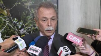 O diretor do Inpe (Instituto Nacional de Pesquisas Espaciais), Ricardo Galvão, falou aos jornalistas