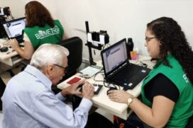 O eleitor com mais de 70 anos deve fazer a biometria obrigatória para votar nas eleições municipais de 2020 em Taboão da Serra