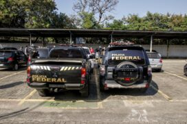 Após usar veículos que imitavam carros da Polícia Federal, quadrilha roubou 720 quilos de ouro em Cumbica