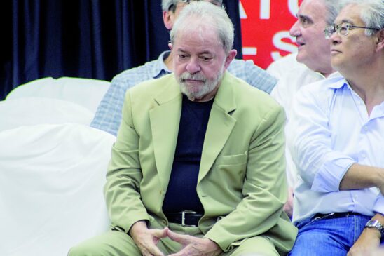 O ex-presidente Luiz Inácio Lula da Silva está preso na sede da Polícia Federal em Curitiba