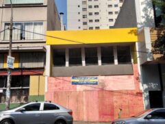Um dos lotes à venda é uma agência desativada do banco, na rua Augusta, em São Paulo