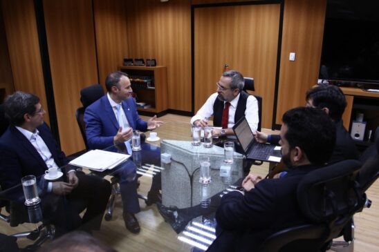 Prefeito de Porto Feliz Dr. Cássio e deputado federal Capitão Derrite durante reunião em Brasília