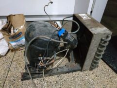 Polícia encontrou uma extensão elétrica, uma chave de catraca, um alicate de pressão, um motor de freezer, casaco e um guarda-chuva