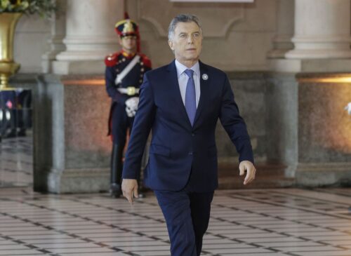 O anúncio foi feito pelo presidente da Argentina, Mauricio Macri, na tarde desta quarta-feira, um dia após a derrota nas primárias