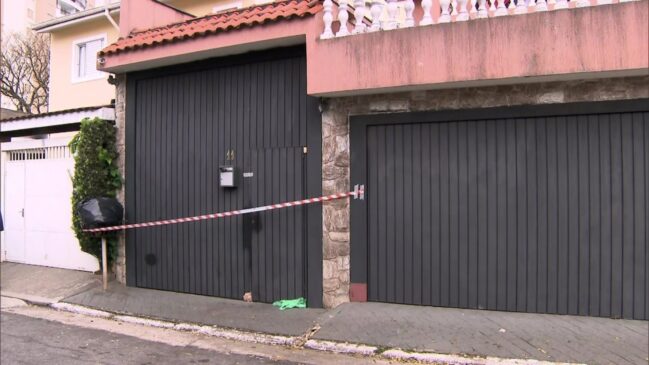 República na rua Jonas Herculano Aquino, na região do Butantã, onde jovem de 23 anos foi morto durante assalto nesta segunda
