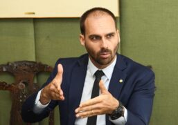 O presidente disse que é direito do Senado rejeitar seu filho, o deputado Eduardo Bolsonaro