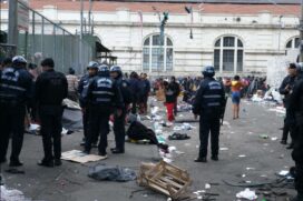 A Polícia Civil e Guarda Metropolitana realizaram operação contra o tráfico de drogas na cracolândia