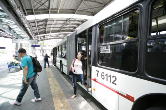 O TCM adiou diversas vezes a licitação dos ônibus da Capital