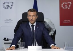 "Eu queria ser pacífico. Queria ser correto, construtivo com o cara e respeitar a sua soberania. Mas eu não poderia aceitar isso", diz Macron
