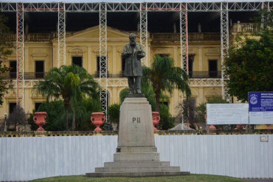 O Museu Nacional, que pegou fogo há um ano no Rio de Janeiro, já tem uma previsão de reabertura de parte do palácio para o público