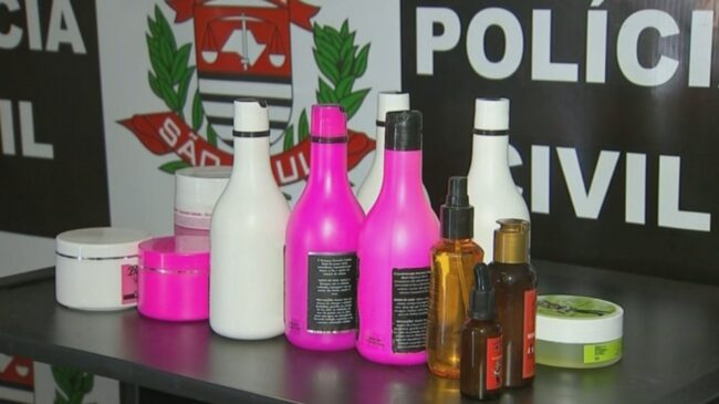 Produtos apreendidos com o suspeito no Interior; de acordo com as investigações, suspeito apagava a validade dos cosméticos