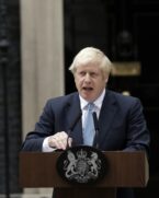 O premiê do Reino Unido, Boris Johnson convocou uma reunião emergencial de governo nesta segunda-feira