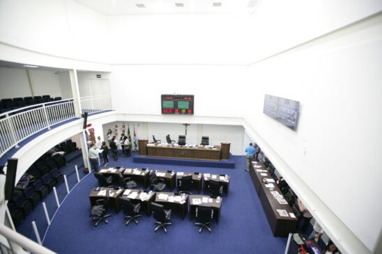 Em Tabo&atilde;o da Serra, o site do Tribunal aponta 360 candidaturas a vereador. O munic&iacute;pio conta com 13 cadeiras na C&acirc;mara