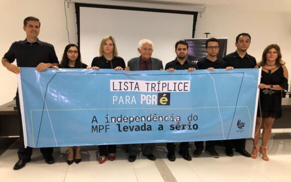 Procuradores da República em Sergipe protestaram por cerca de duas horas na sede do órgão