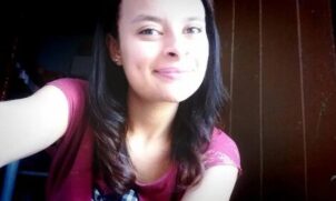 Corpo da jovem encontrado na quarta, estava parcialmente queimado e coberto por pedaços de madeira