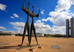 Praça dos Três Poderes, em Brasília; pesquisa do instituto Datafolha foi feita dos dias 13 a 15 deste mês