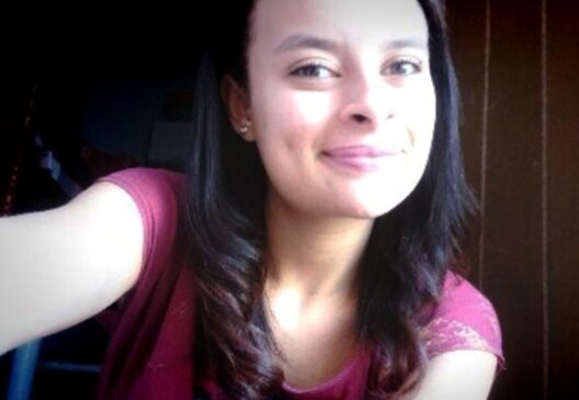 Aline Dantas, de 19 anos, que estava desaparecida desde o dia 8 de setembro e foi encontrada morta três dias m Alumínio