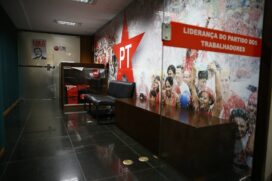 Entrada do gabinete da liderança do PT na tarde de ontem; poucos funcionários foram trabalhar