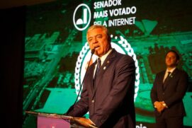 Major Olimpio (PSL -SP) levou o prêmio na categoria especial "Clima e Sustentabilidade" e como o melhor senador do ano
