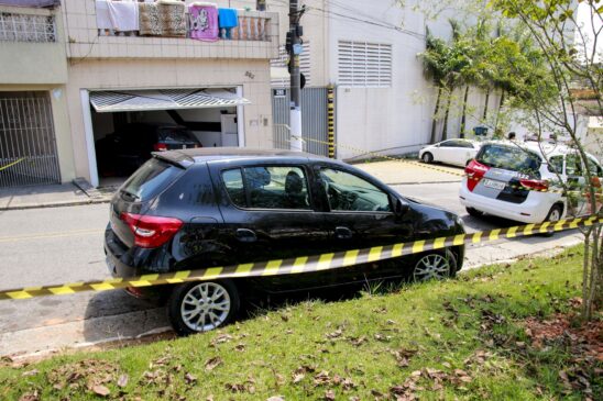 Carro de Robson de Oliveira foi encontrado na manhã de segunda-feira, na estrada do Alvarenga