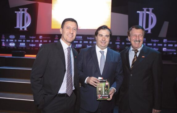 Milton Bigucci Junior, Rodrigo Maia e Milton Bigucci durante a premiação "As Melhores da IstoÉ Dinheiro -2019"