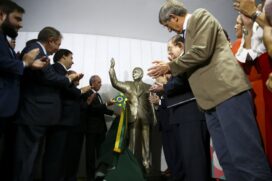 Câmara dos Deputados inaugurou ontem a estátua de Ulysses Guimarães, ex-presidente da Casa, no Salão Verde