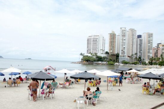 A taxa obrigatoriamente tem que ser paga mediante senha fornecida pelo Departamento de Turismo e Esportes de Guarujá