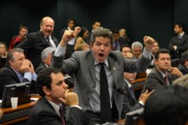 Delegado Waldir (PSL-GO), afirmou em reunião interna do partido, que vai "implodir" o presidente