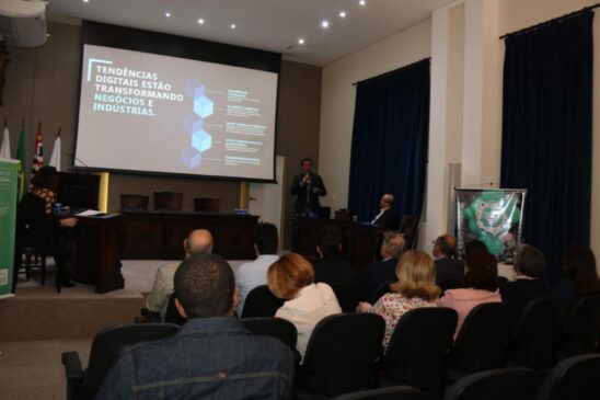 A abertura oficial ocorreu na última segunda-feira, no auditório da Associação Comercial e reuniu cerca de 80 pessoas