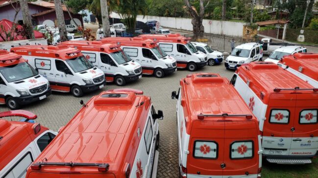Foram entregues 10 ambulâncias e sete Doblos; o investimento da prefeitura foi de cerca de R$ 2,3 milhões nos novos veículos