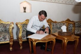 Presidente Jair Bolsonaro está em visita à Arábia Saudita; ontem ele estava em Forte de Masmak