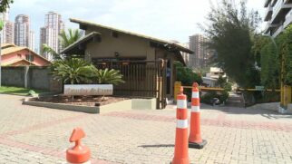 Entrada do condomínio onde o presidente Jair Bolsonaro tem casa no Rio de Janeiro