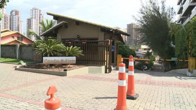 Entrada do condomínio onde o presidente Jair Bolsonaro tem casa no Rio de Janeiro