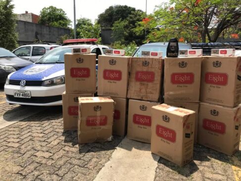 Em Sorocaba, a Guarda Civil Municipal encontrou cinco caixas no valor de R$ 1.240 cada
