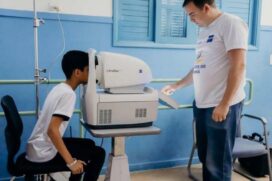 Ação faz parte da campanha de lançamento da linha exclusiva para crianças da marca, a ZEISS Kids; ong fica no Jardim Mirna em Taboão