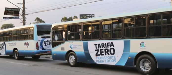 Desde ontem, os passageiros deixaram de pagar a tarifa, após o lançamento do programa 'Tarifa Zero'