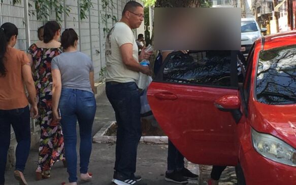 Mizael Bispo deixando o Forum de Guarulhos em outubro deste ano apos primeira saída temporária
