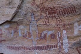 Os desenhos são de pessoas e animais, que provavelmente eram rituais registrados e criados pelos primeiros seres humanos que habitavam a região, há cerca de 20 mil anos - são os mais antigos das Américas
