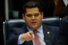 Davi Alcolumbre informou nesta sexta-feira que devolveu a Medida Provis&oacute;ria 979/20 ao Poder Executivo