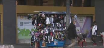 A venda de produtos pode ser realizada nas vias da cidade de SP, desde que legal e autorizada