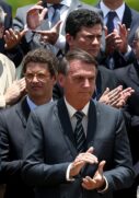 Presidente participou de cerimônia de hasteamento da bandeira nacional devido ao Dia da Bandeira