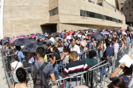 Em setembro, um mutirão do emprego no Anhangabaú, no centro da Capital, gerou enormes filas