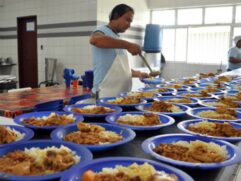 O Conselho Administrativo de Defesa Econ&ocirc;mica (Cade) condenou sete empresas e sete pessoas por forma&ccedil;&atilde;o de cartel em licita&ccedil;&otilde;es para compra de merenda escolar em munic&iacute;pios do estado de S&atilde;o Paulo