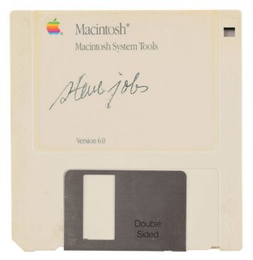 Segundo casa de leilões, quem levar o disquete para casa poderá obter certificado atestando se tratar de um original Macintosh