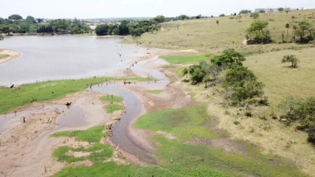 Represa do Ferraz, que abastece a cidade de Sorocaba, estava com 8% do nível normal no início do mês
