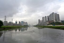 Rio Pinheiros, que cruza parte da zona sul e da zona oeste da capital paulista