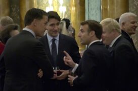 Imagem mostra líderes aparentemente fazendo piadas sobre os modos de Donald Trump em evento da Otan, em Londres