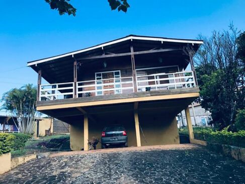Ao todo, são 204 lotes com descontos que podem chegar a 60% nos imóveis e 70% nos veículos
